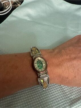 La Express Silver Women's Bracelet Watch with Green Dial and Inlay Accents